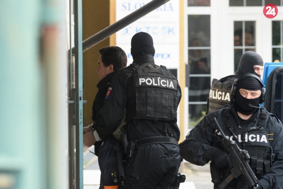 Ilustračný obrázok k článku Kočnera eskortovali do Bratislavy: Vypovedal na polícii