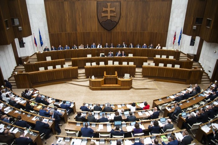 Ilustračný obrázok k článku Poslanci rozhodli: V tajnom hlasovaní zvolili šesť kandidátov na ústavných sudcov