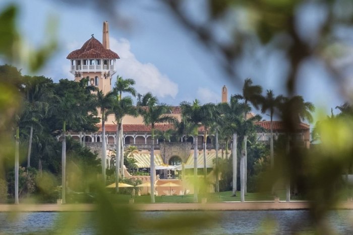 Ilustračný obrázok k článku Číňanka sa dostala do Trumpovej rezidencie: Mala pri sebe USB kľúč so škodlivým softvérom