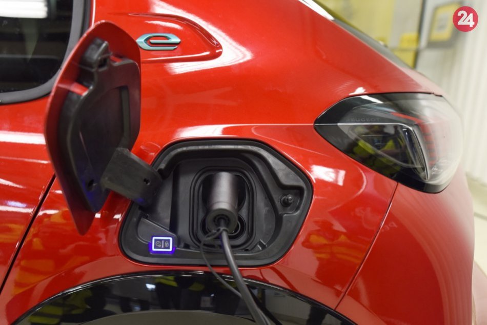Ilustračný obrázok k článku Historická chvíľa: Ministerstvo podporí výstavbu nabíjacích staníc pre elektromobily