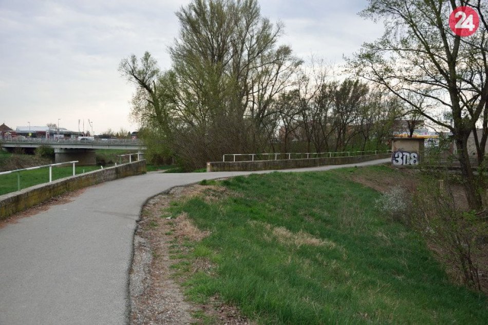 Ilustračný obrázok k článku Páchatelia olúpili dôchodcu (79) na Sihoti: Obaja sú už v rukách polície, FOTO