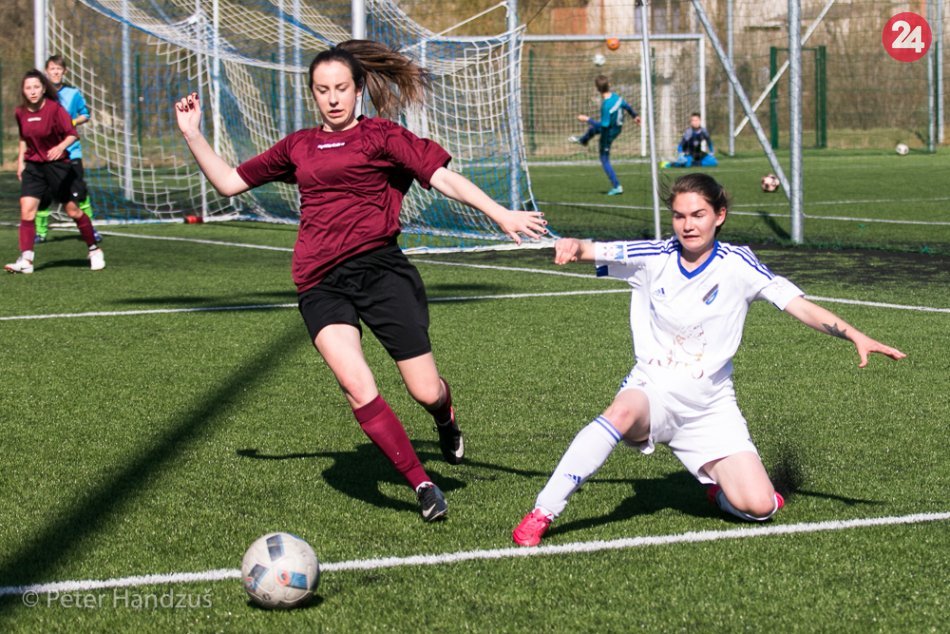Ilustračný obrázok k článku Boj o čelo tabuľky pokračuje: Ženy FK Poprad uhrali v derby len bezgólovú remízu