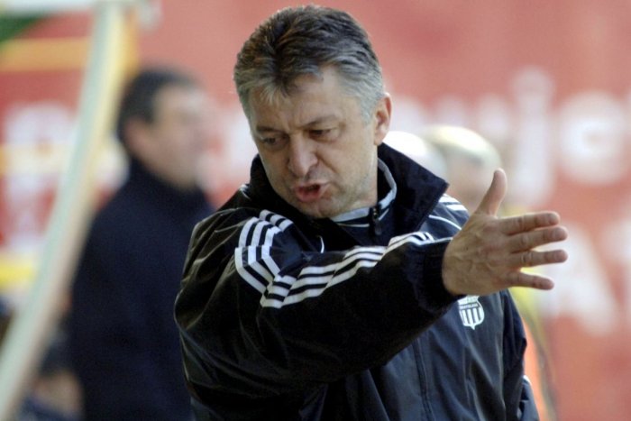 Ilustračný obrázok k článku Ladislav Molnár skončil v šalianskom futbale: Kto zasadne na trénerskú stoličku?