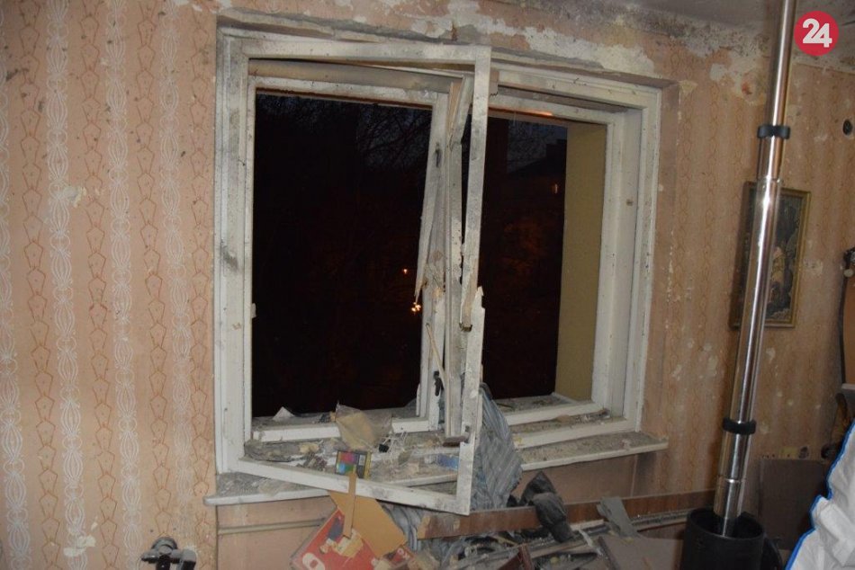 Ilustračný obrázok k článku Polícia prehovorila o tragickom výbuchu v bystrickej bytovke. FOTO z miesta