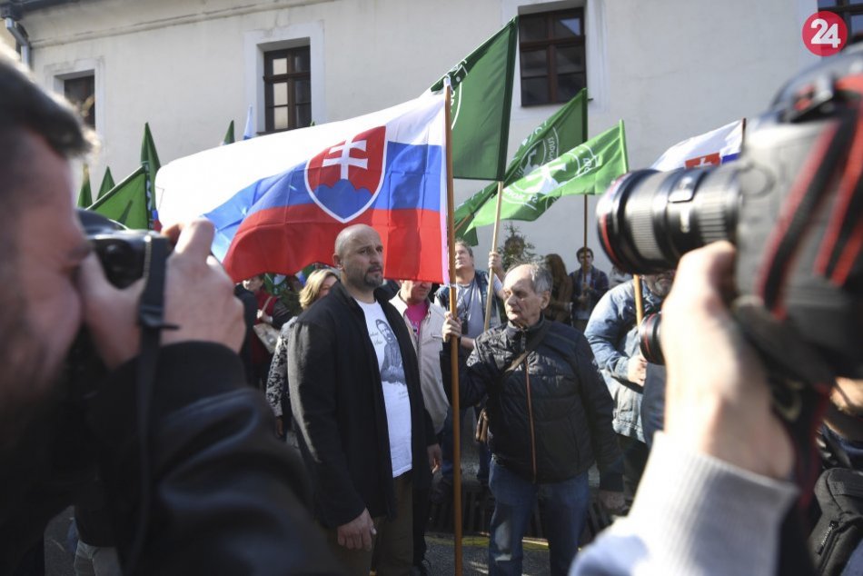 Ilustračný obrázok k článku Kotlebovci napadli rozhodnutie trenčianskej samosprávy: Žaloba je na súde