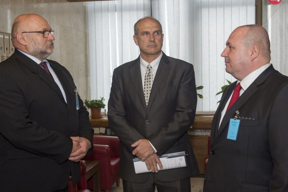 Ilustračný obrázok k článku Výbor odporučil ministerke vnútra za šéfa polície Lučanského a Ševčíka