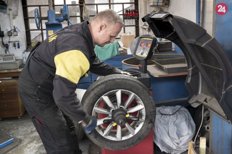 Ilustračný obrázok k článku Slováci hodnotili pneuservisy: Chceme lacnejšie prezúvanie a lepšie služby