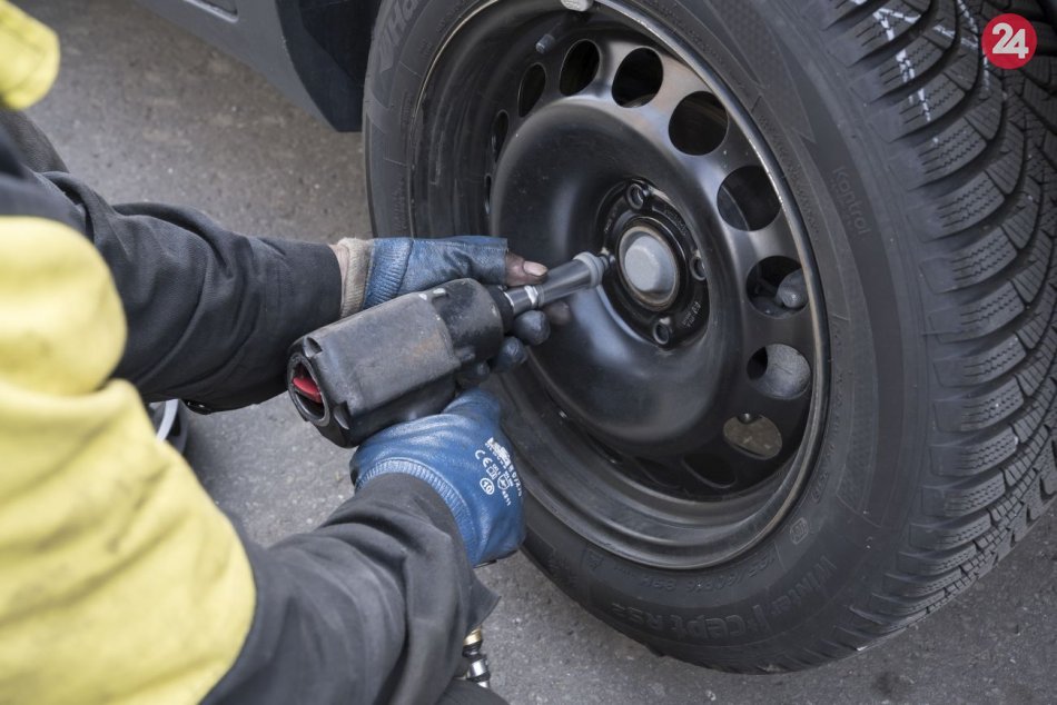 Ilustračný obrázok k článku RANNÁ ŠTVORKA: Automobilová pneumatika oslavuje, patentovali ju pred 127 rokmi