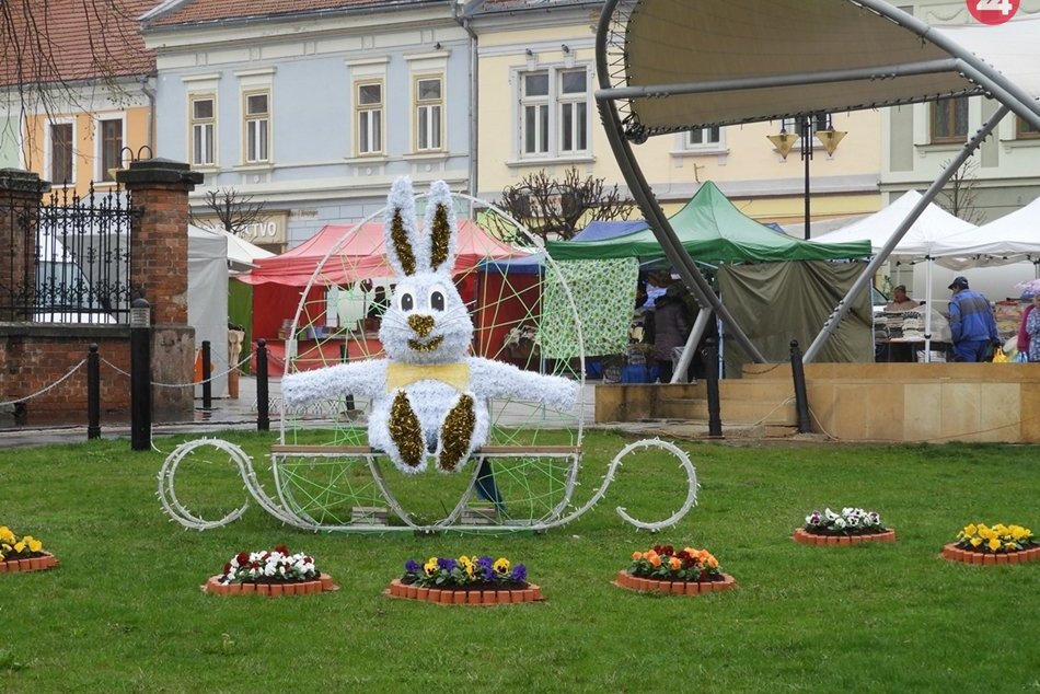 Ilustračný obrázok k článku Veľkonočné trhy v Rožňave: Okrem tradičných výrobkov aj chutné dobroty, FOTO