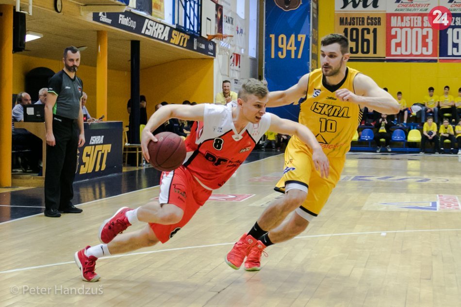 Ilustračný obrázok k článku Napínavý súboj medzi Svitom a Žilinou. Iskra sa ujala vedenia v sérii