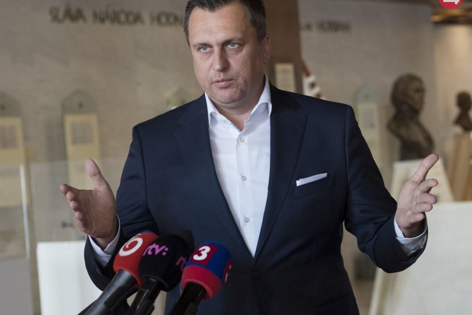 Ilustračný obrázok k článku Škrty pre politické strany: Andrej Danko chce navrhnúť finančné limity