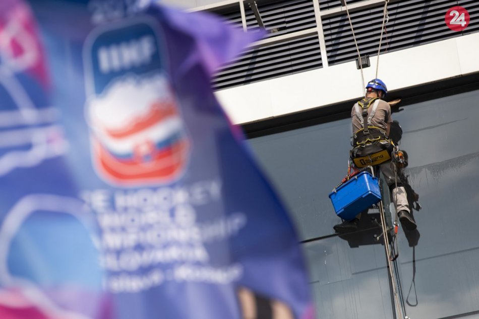 Ilustračný obrázok k článku Hokejový šampionát sa blíži: Organizačný výbor prevzal obe haly