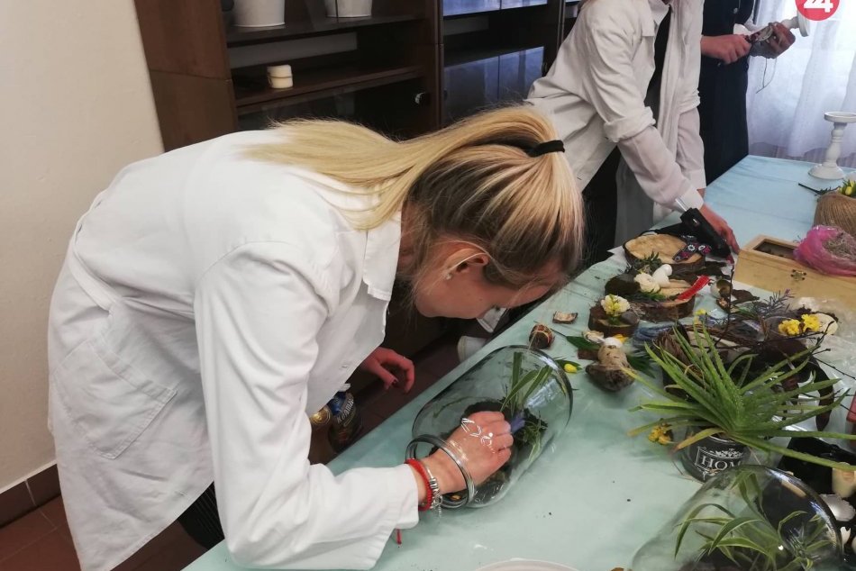 Ilustračný obrázok k článku Klobúk dole: Takéto parádne veľkonočné dekorácie vyrobili v Spišskej Novej Vsi!