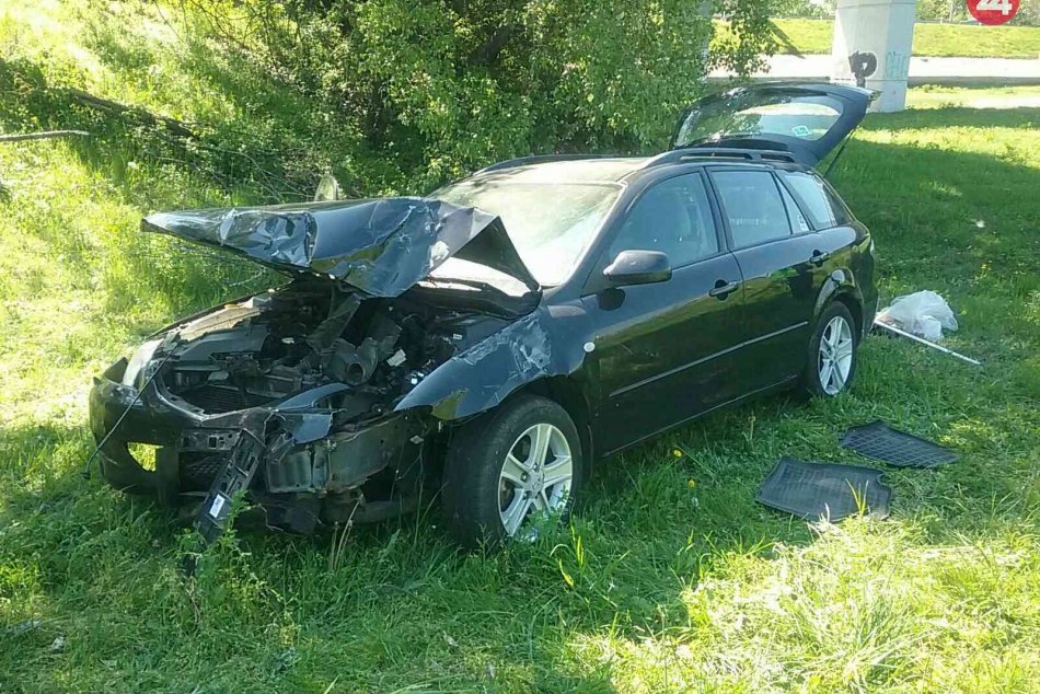 Ilustračný obrázok k článku FOTO: Na zjazde z bratislavského Prístavného mosta auto vyletelo z cesty
