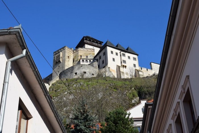 Ilustračný obrázok k článku Veľká noc na Trenčianskom hrade: Hravé podujatia pre deti a dospelých