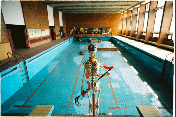 Ilustračný obrázok k článku Bazén v Detskom mestečku v Zlatovciach ožije umením: PROGRAM festivalu Priestor