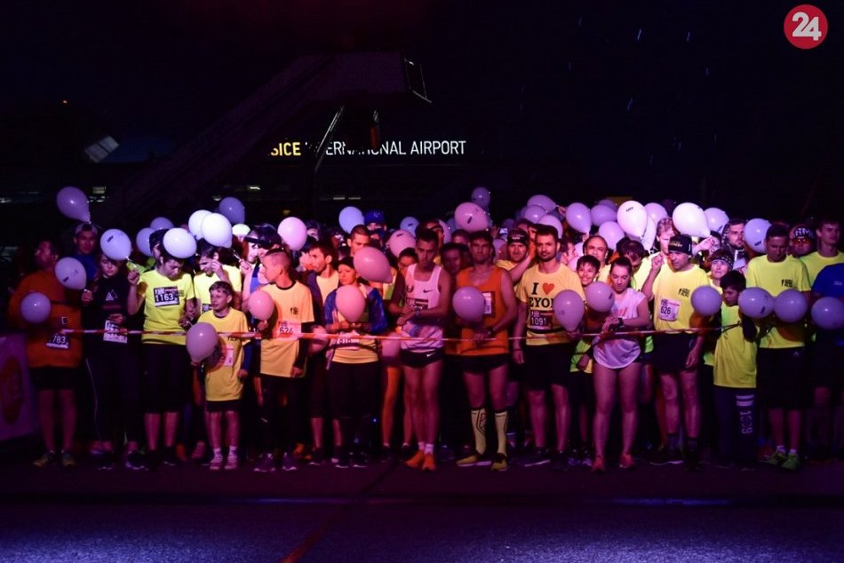 Ilustračný obrázok k článku FOTO: Namiesto lietadiel vyše tisíc bežcov: Na košickom letisku "pristáli" milovníci behu