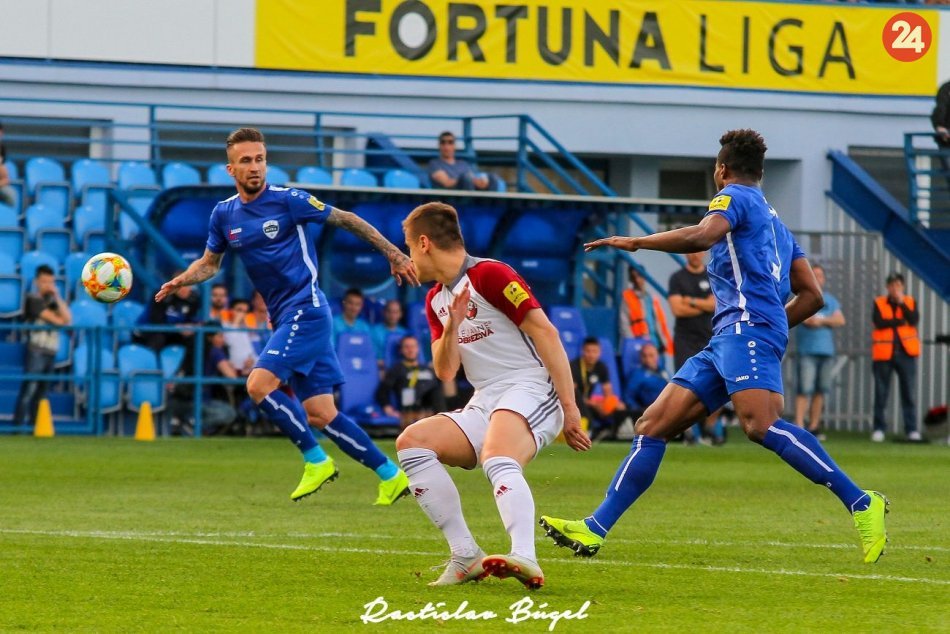 Ilustračný obrázok k článku Je budúca futbalová sezóna pod Zoborom v ohrození? FC Nitra nedostal licenciu