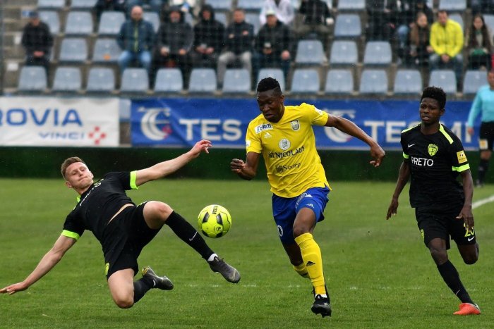 Ilustračný obrázok k článku Futbal-FL: Žilina so štvrtou prehrou za sebou, Šošoni už myslia na Slovenský pohár