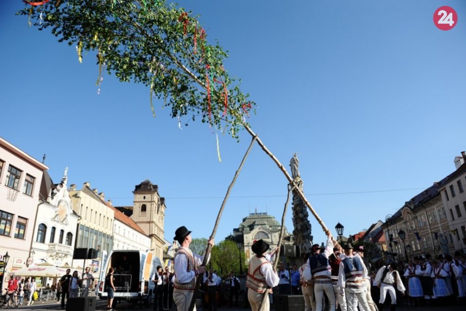 Ilustračný obrázok k článku Čo nás čaká? Roztancované mesto, prepad železničky a nebude chýbať ani stavanie mája