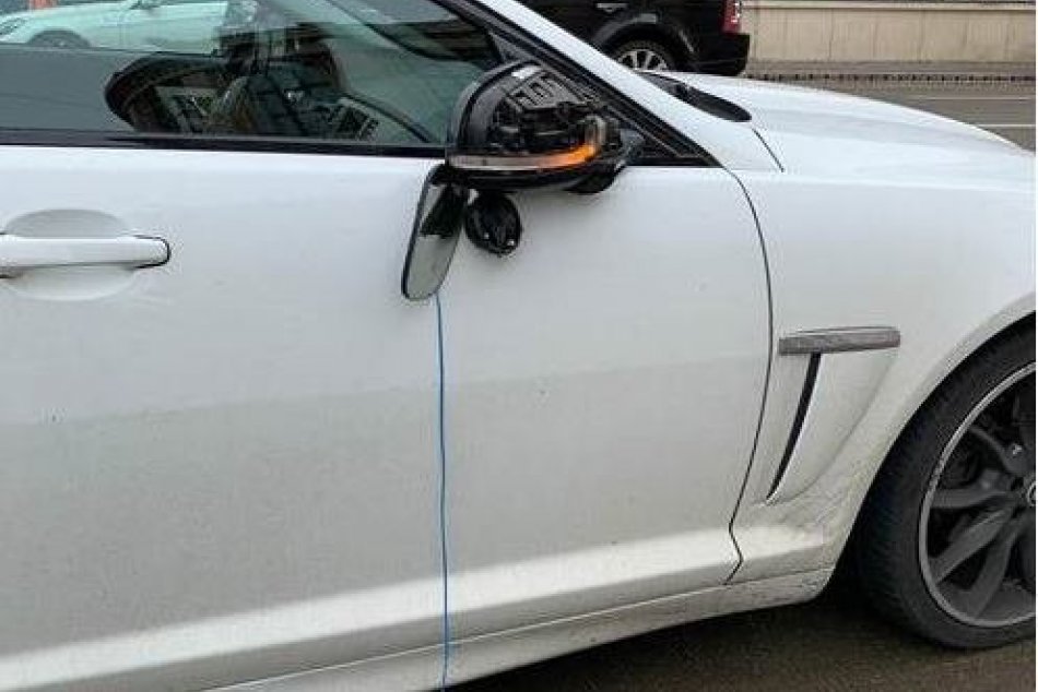 Ilustračný obrázok k článku Dve autá zrazili chodkyňu mimo priechodu. Nehodu spôsobili slúchadlá v ušiach