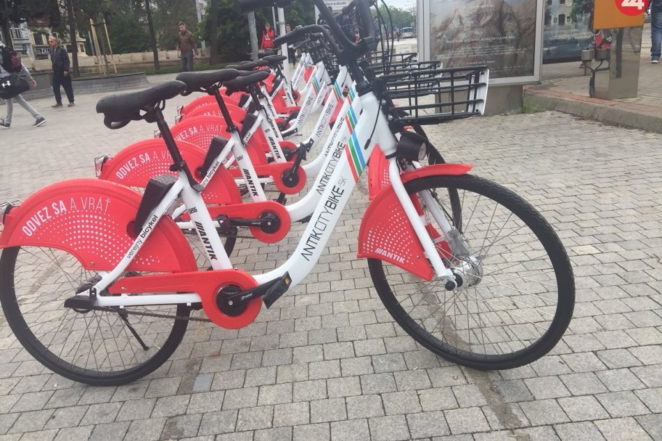 Ilustračný obrázok k článku Už si môžete požičať bicykle ako v mnohých mestách na svete. Spustili bikesharing