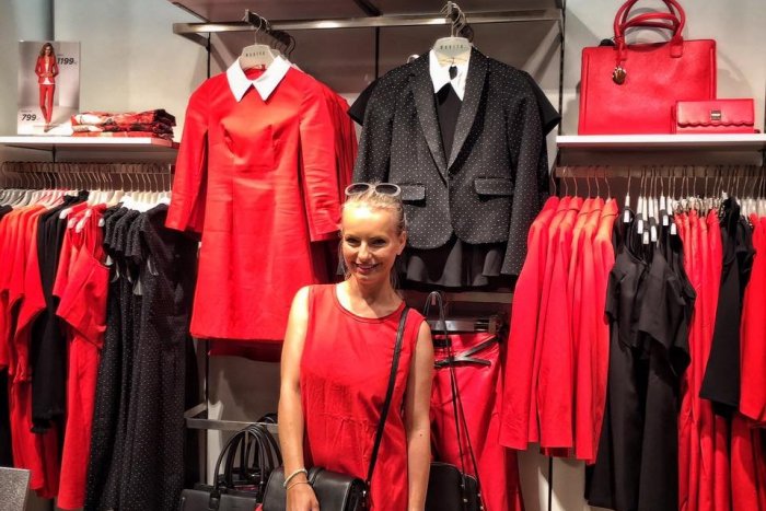 Ilustračný obrázok k článku Na to, aby ste si vytvorili efektívny šatník, vám stačí päť kúskov z vlastnej skrine