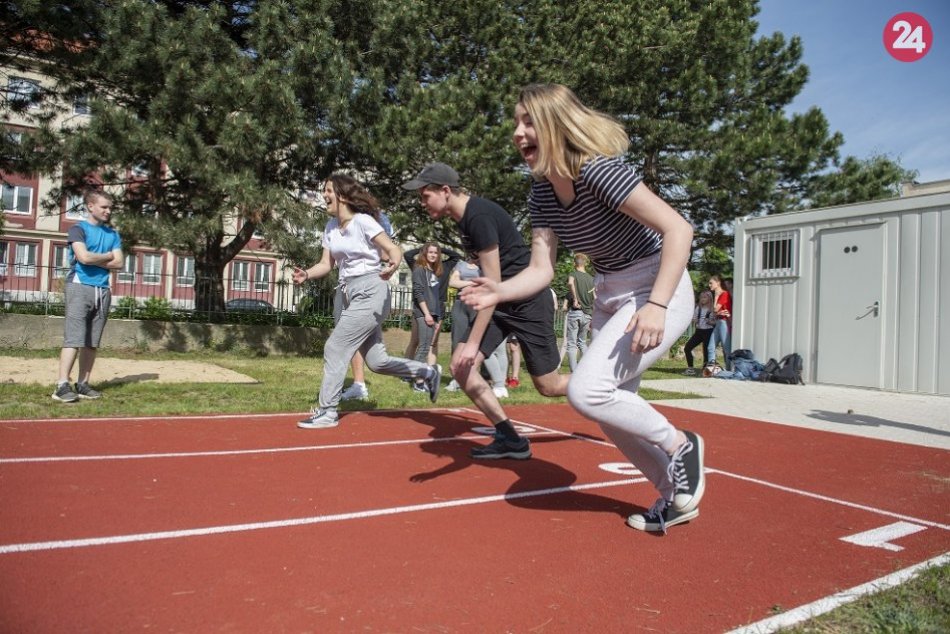 Ilustračný obrázok k článku Fanúšikovia športu sa majú na čo tešiť! Župa vybudovala a sprístupnila multifunkčné ihrisko