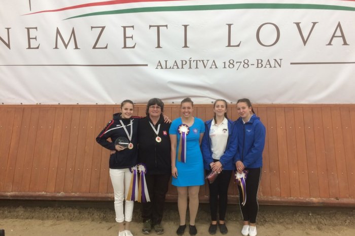 Ilustračný obrázok k článku Šalianski voltižéri bodovali: Na Svetovom pohári pomohli aj Nadir a Frajer, FOTO