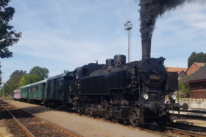 Ilustračný obrázok k článku Prevezte sa unikátnym historickým parným vlakom „Ku sušedom na viľet“