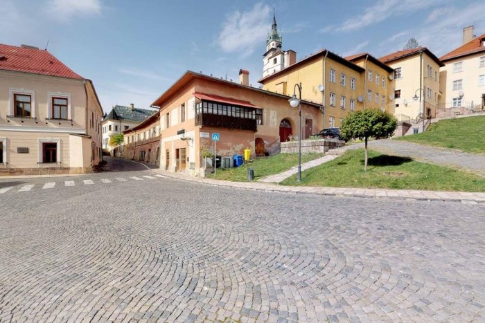 Ilustračný obrázok k článku Musíte vidieť: 3 - izbový meštiansky byt v centre Kremnice za 118 000 eur