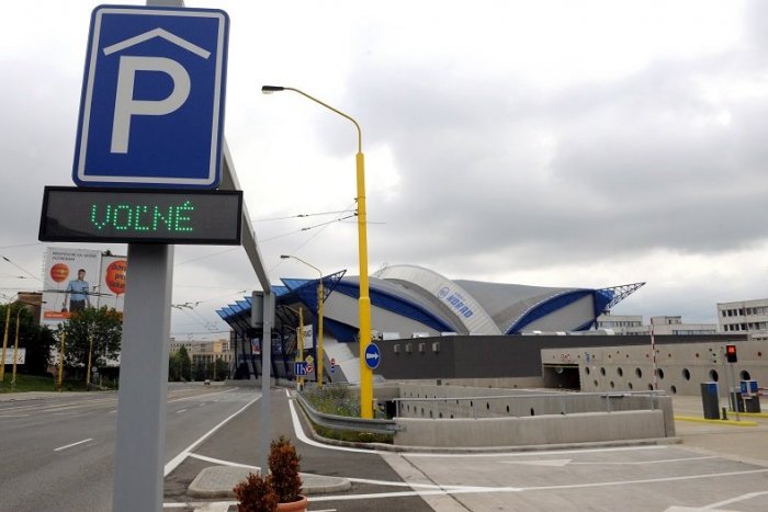 Ilustračný obrázok k článku ŤAHÁK PRE VODIČOV: Pripravte sa na regulácia dopravy v okolí Steel arény + MAPA