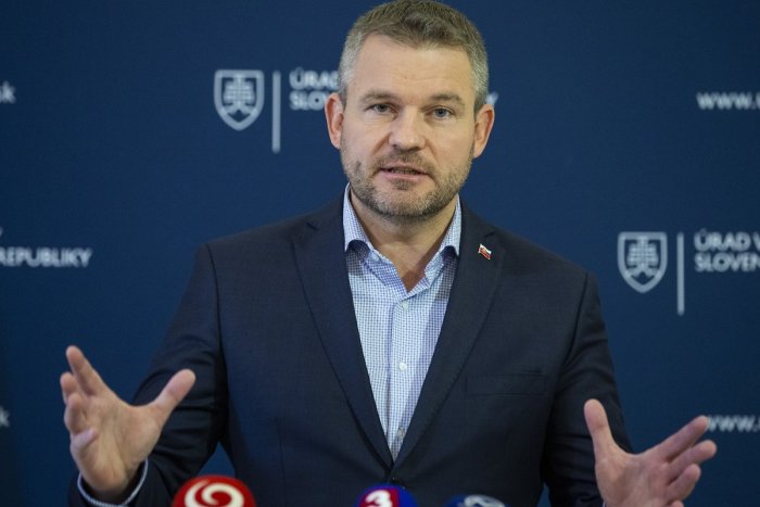 Ilustračný obrázok k článku Premiér o zamestnancoch reťazca Kačka: Treba im venovať maximálnu pozornosť