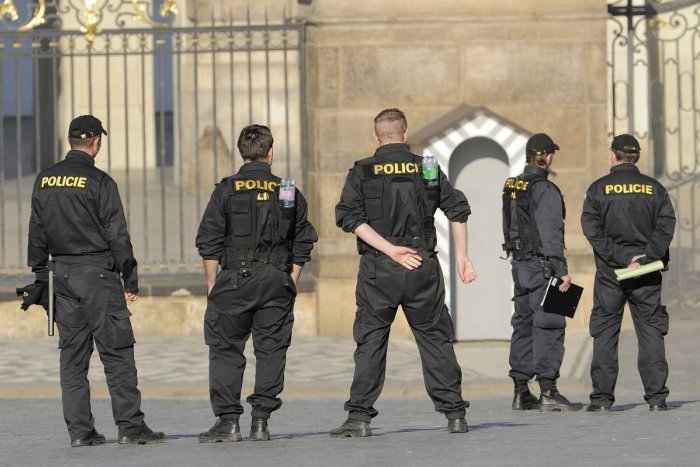 Ilustračný obrázok k článku Okoloidúci sa zastal dvoch žien: Násilník (34) ho pobodal priamo na ulici