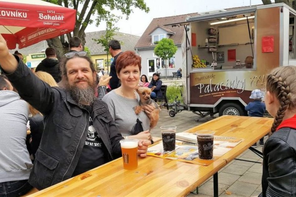 Ilustračný obrázok k článku Milovníci piva si prišli na svoje: Pivný festival prilákal stovky návštevníkov, FOTO