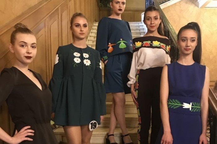 Ilustračný obrázok k článku Krásny úspech michalovských študentiek: Takto zabodovali na súťaži mladých módnych tvorcov!