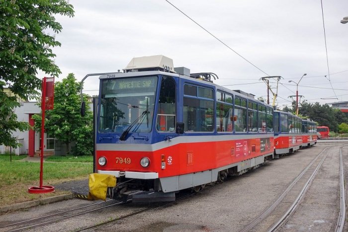 Ilustračný obrázok k článku Skúšobná prevádzka „trojičky“ končí, zaobišla sa bez porúch