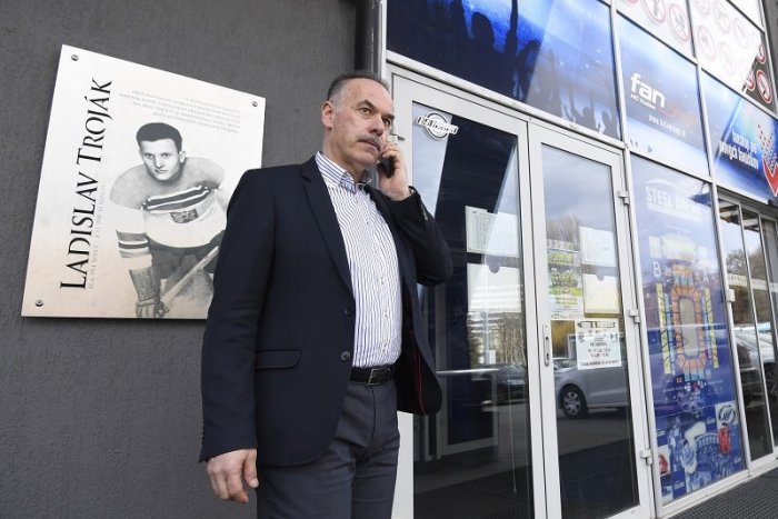 Ilustračný obrázok k článku Nemeček sa ospravedlnil vedeniu kanadskej reprezentácie za pískanie slovenských fanúšikov počas hymny