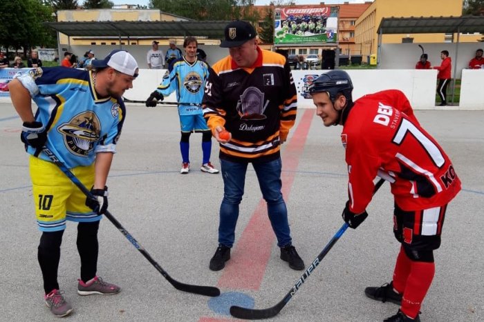 Ilustračný obrázok k článku Boje smerujú k záveru: V Prešovskej hokejbalovej lige je to zatiaľ v réžii Košíc