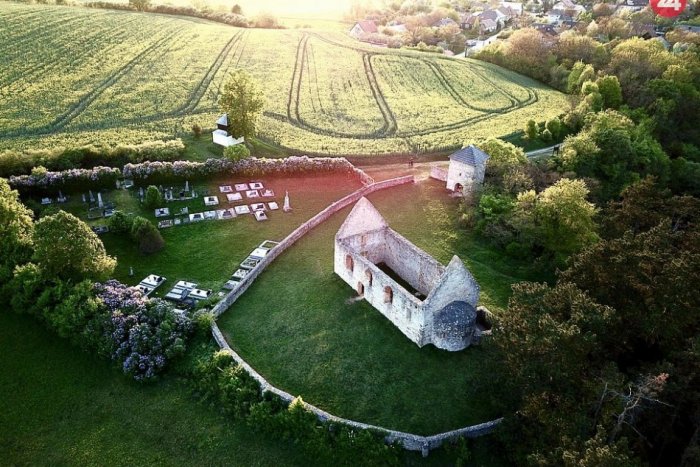 Ilustračný obrázok k článku Verejnosť rozhodla: Toto sú najkrajšie FOTKY Trenčianskeho kraja