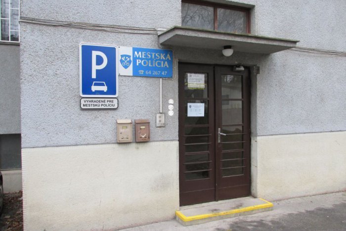 Ilustračný obrázok k článku Miestna občianska poriadková služba: Samospráva žiada dotáciu na jej chod