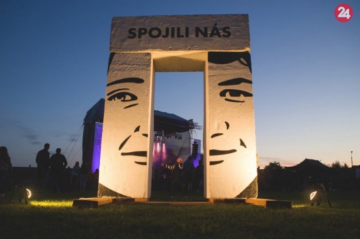 Ilustračný obrázok k článku Na Jána a Martinu nezabúdajú: V prešovskom klube bude spomienka s piesňami Petra Lipu