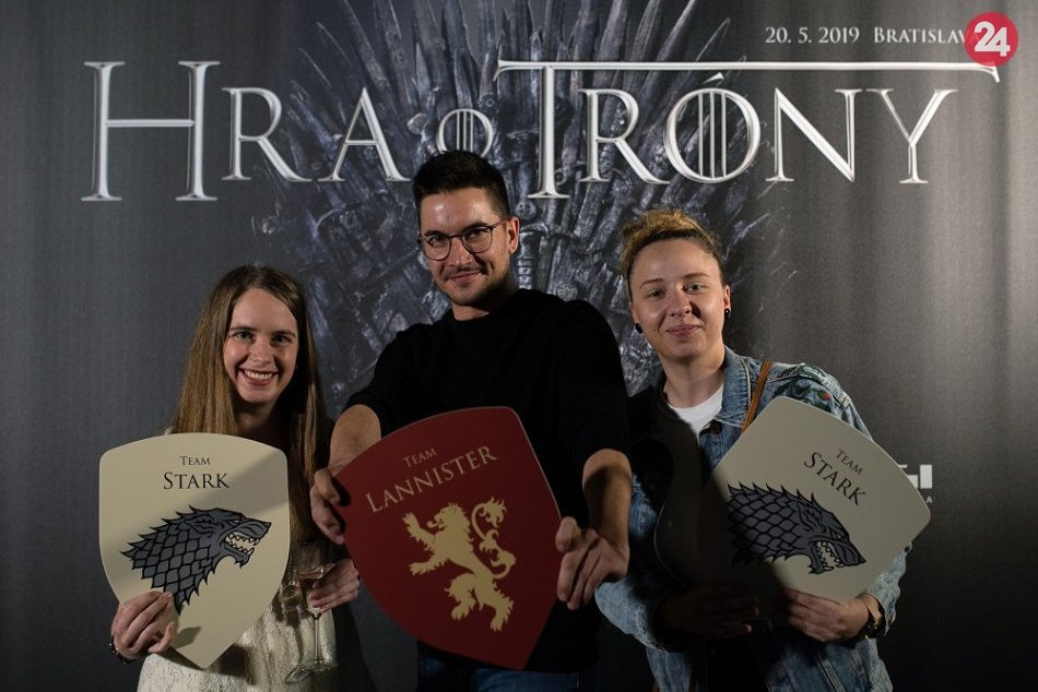 Ilustračný obrázok k článku FOTO: Vyvrcholenie seriálu Game of Thrones si fanúšikovia užili na veľkom plátne