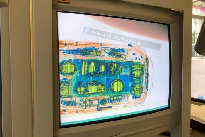 Ilustračný obrázok k článku FOTO: Kuriozity, ktoré sa do "steelky" nedostali: Fandiť chceli s vidličkami či hadicou!