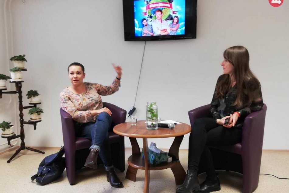 Ilustračný obrázok k článku Potešila ich návštevou: Medzi seniorov v Prešove zavítala známa herečka, FOTO