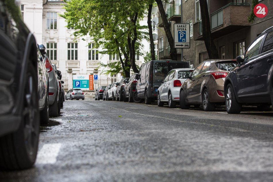 Ilustračný obrázok k článku Staré Mesto rozširuje rezidenčnú parkovaciu zónu. Ktorých ulíc sa to týka?