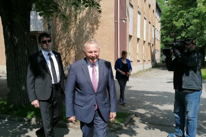 Ilustračný obrázok k článku Odvolil aj bývalý prezident Rudolf Schuster: "Spoločná Európa je naša šanca"