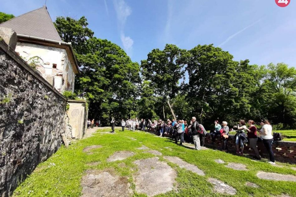 Ilustračný obrázok k článku Zaujímavé príbehy z lokálnej histórie: Také boli Literárne potulky Hlohovcom