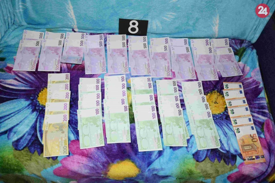 Ilustračný obrázok k článku Úspešná akcia trnavských policajtov: Rozložili organizovanú skupinu, FOTO