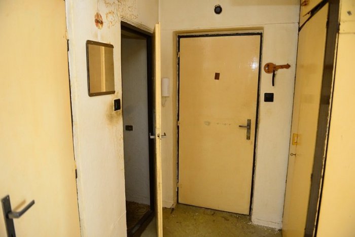 Ilustračný obrázok k článku Ľudia v sociálnej pasci prichádzajú v dražbách o svoje byty. Fiľakovo tomu chce zabrániť